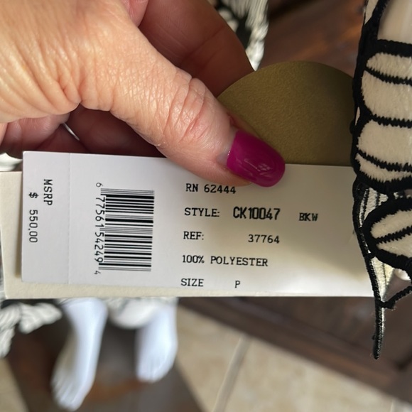 Nicole Miller collection, black&white lace dress with bell sleeves, nude lining. - Picture 4 of 9